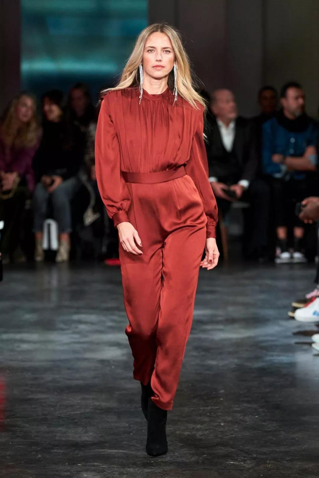 等疫情过后穿上漂亮的衣服,等疫情过后去赏花