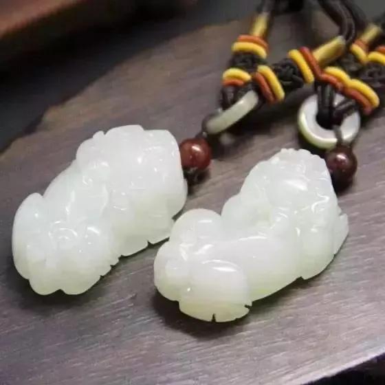 翡翠貔貅的寓意和佩戴技巧,翡翠玉貔貅知识