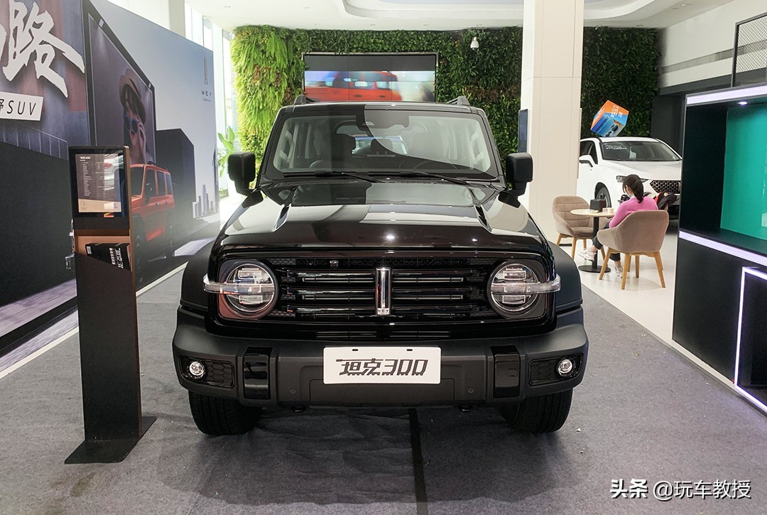 2023款坦克300顶配配置与讲解,全新一代坦克300总售量达到多少台