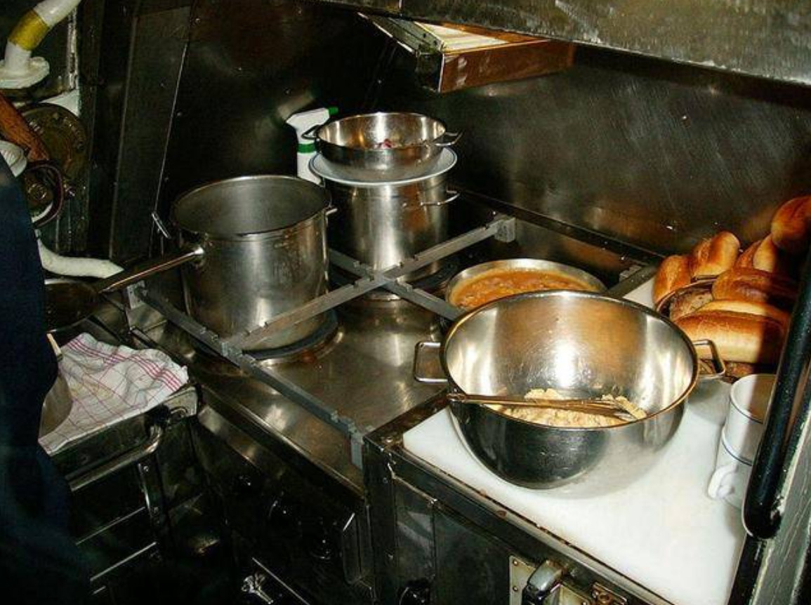 揭秘潜艇兵的日常,潜艇兵最怕的一件事