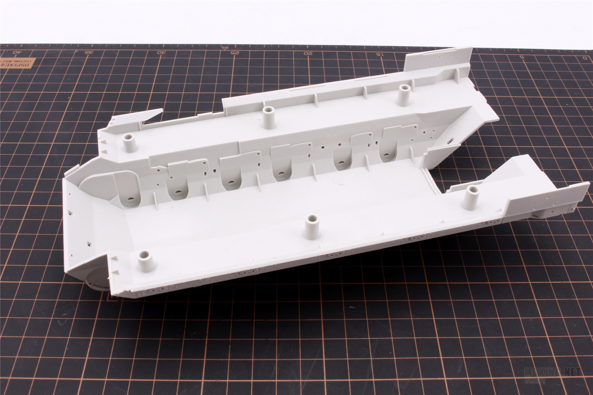 MENG,SS-018-1/35以色列“雌虎”重型装甲运输车-简介与开盒