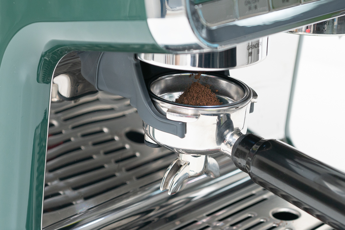 半自动意式咖啡胶囊咖啡机哪个好,胶囊咖啡机半自动和全自动的区别