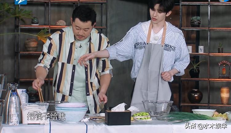 蔡徐坤郑恺奔跑吧00后对决,奔跑吧蔡徐坤郑恺问答