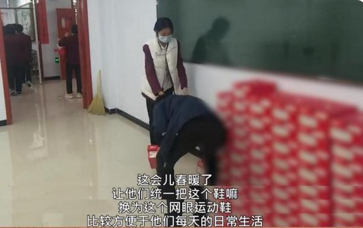 幼儿园穿贵裙子被孤立,小朋友穿裙子被同学孤立