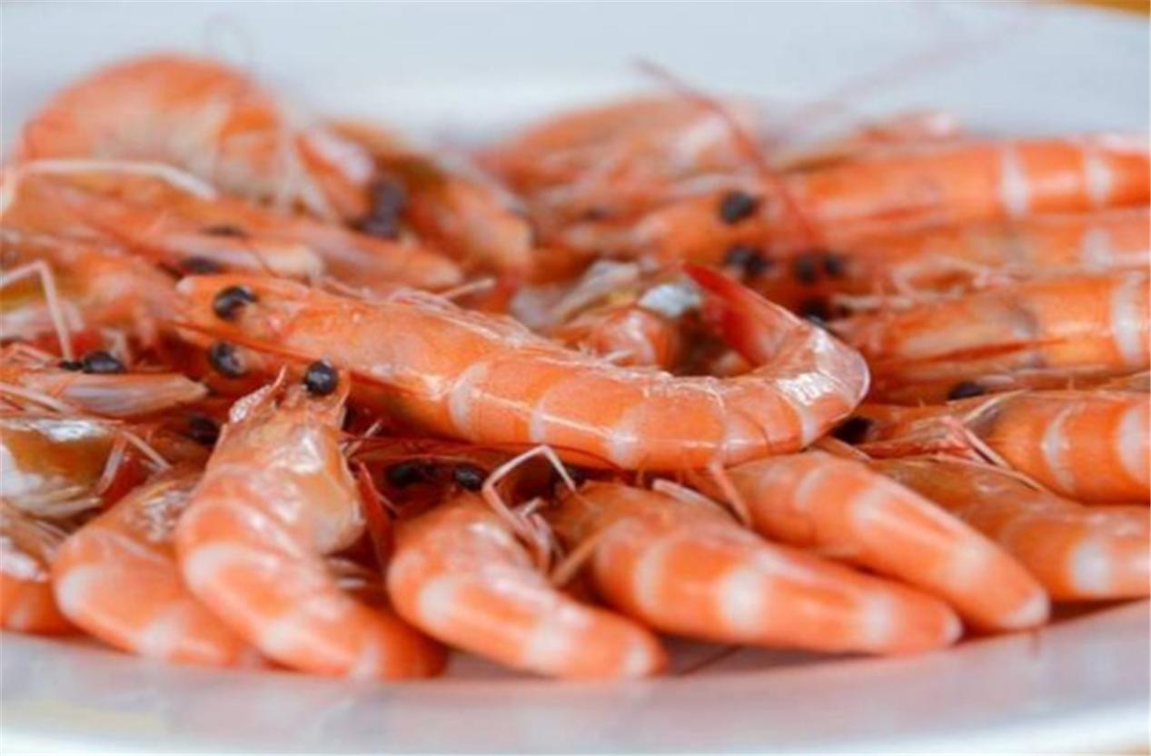 煮大虾冷水煮还是热水煮好,煮大虾时用冷水煮还是用沸水