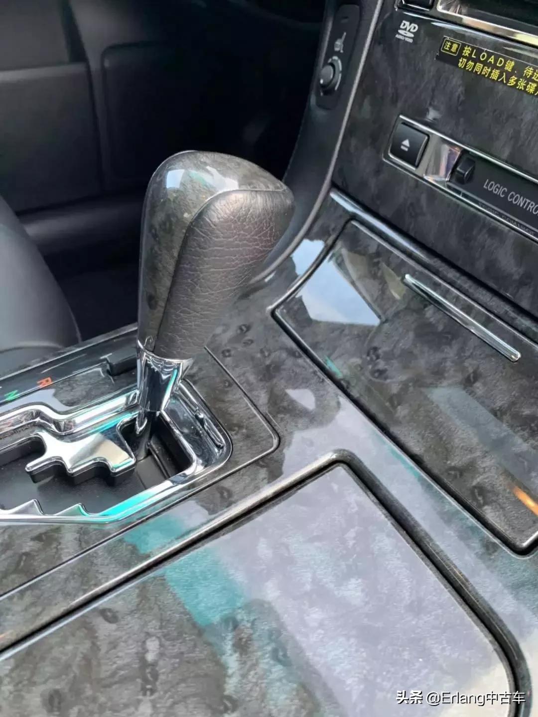 情怀皇冠最经典的12代,全新十六代丰田皇冠