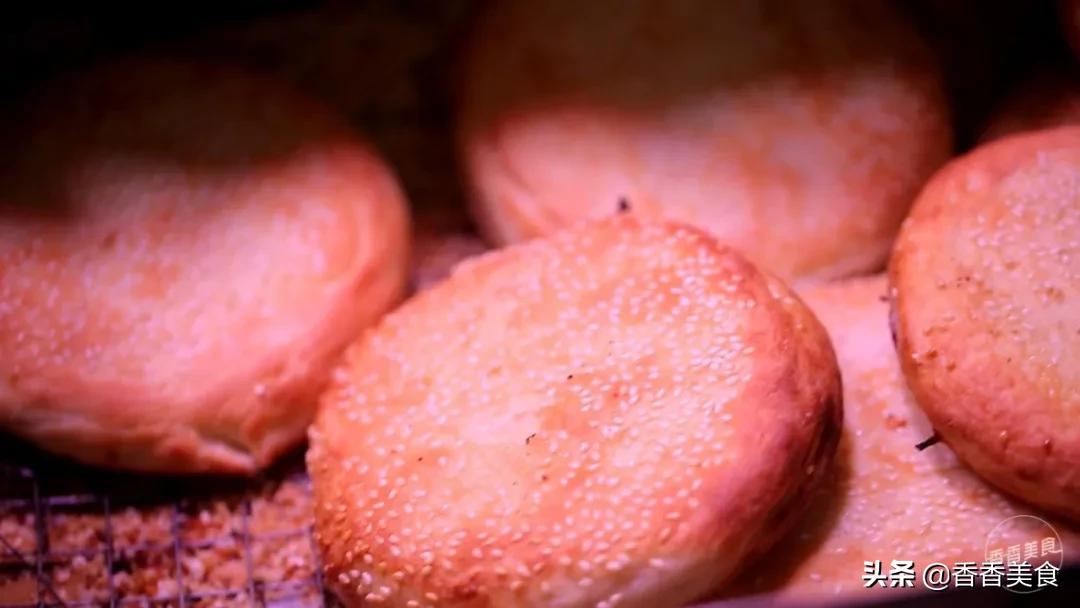 沉甸甸咧着口，每次遇到都排队，究竟是啥征服了吃货