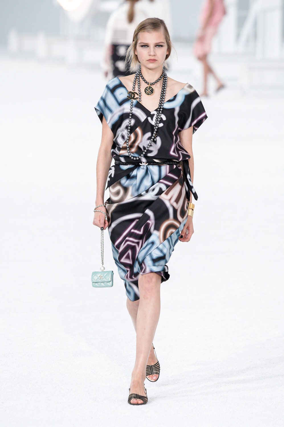 香奈儿chanel2020秋冬女装秀,香奈儿chanel2021春夏成衣