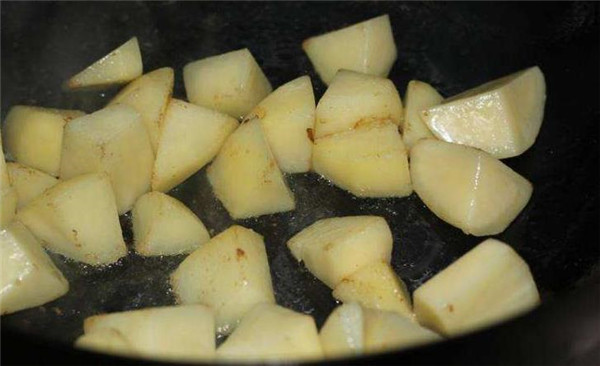 炒菜太咸了该加糖还是加醋来掩盖,炒菜咸了加醋味会变淡吗