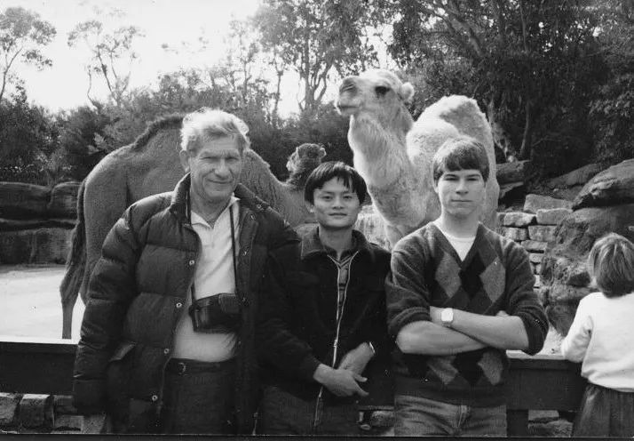 马云什么时候成功的,马云什么时候创业