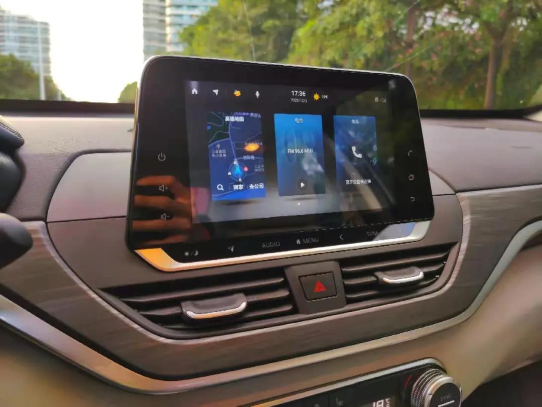 移动大沙发日产天籁,移动大沙发日产天籁2.0舒适版