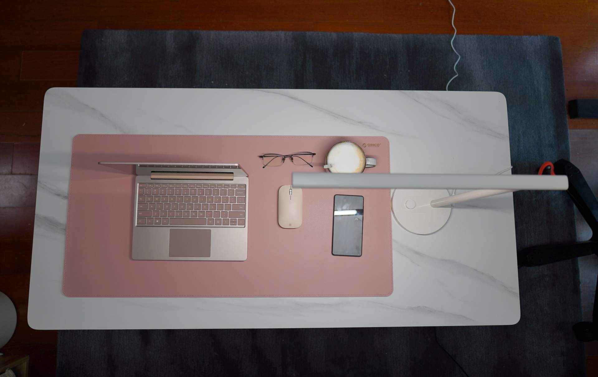 护眼台灯台式和落地款如何选,高性价比护眼台灯选择