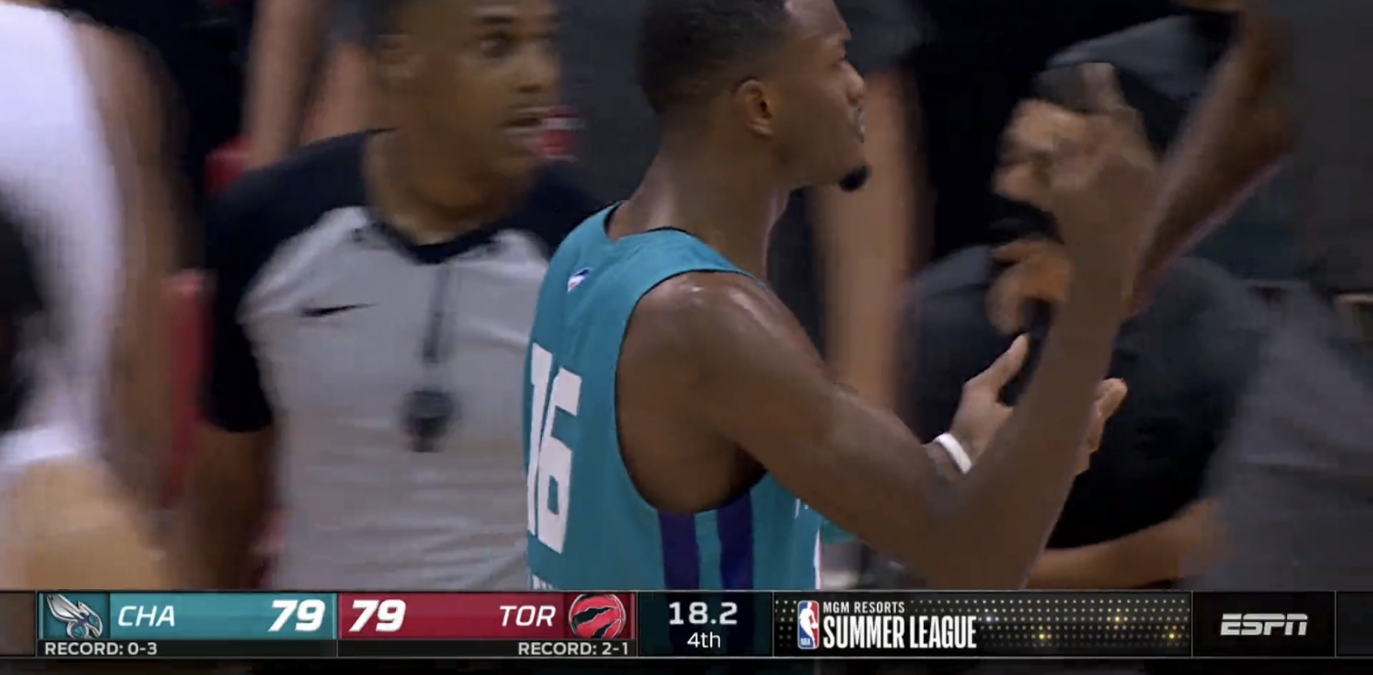 领先二十分被绝杀nba,剩0.2秒篮球绝杀nba