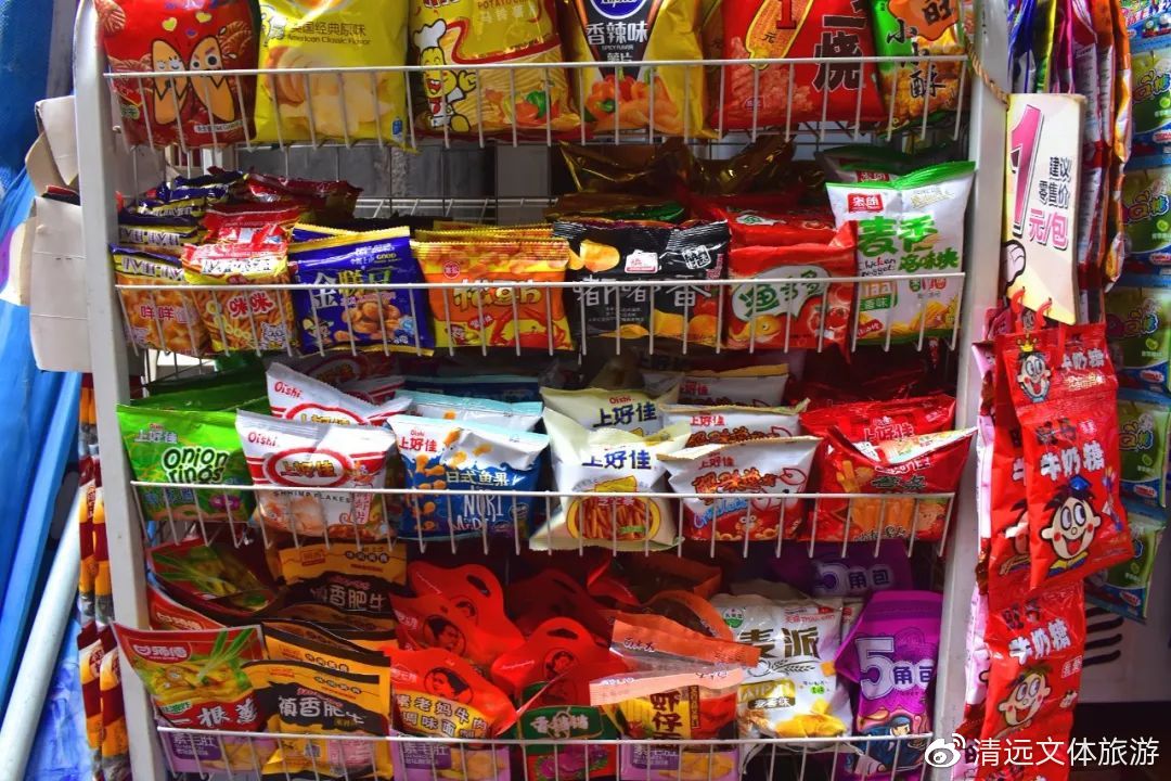 这些在学校周边开了十几年的小吃店，陪伴了多少人的青葱岁月！