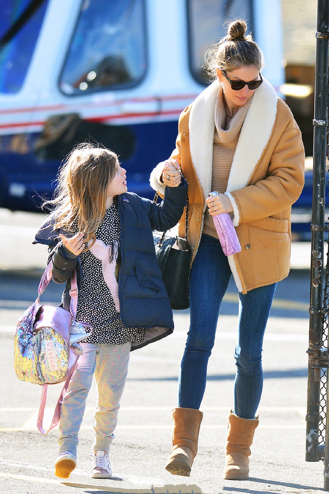 吉娘娘穿薄纱裙,吉娘娘海边写真照