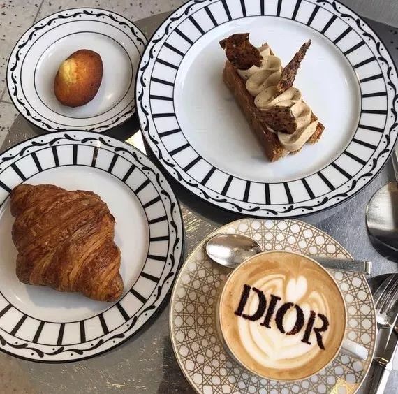 lv最经典单品,lv的跨界合作