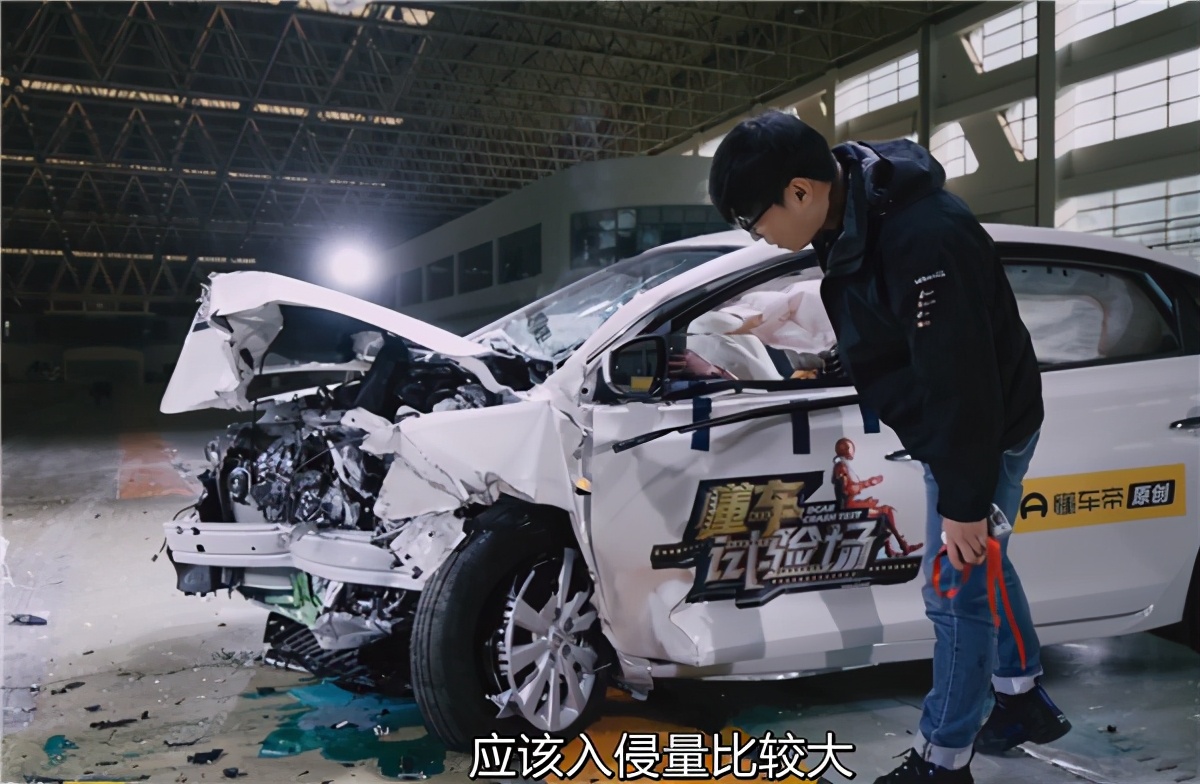 轩逸老款和新款碰撞,轩逸电驱版碰撞测试