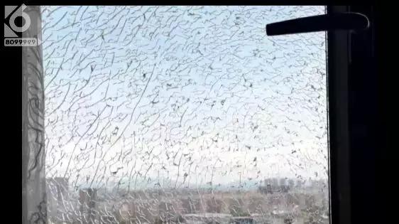 红星紫郡11家住户玻璃爆裂住户质疑质量差物管甩锅天气热
