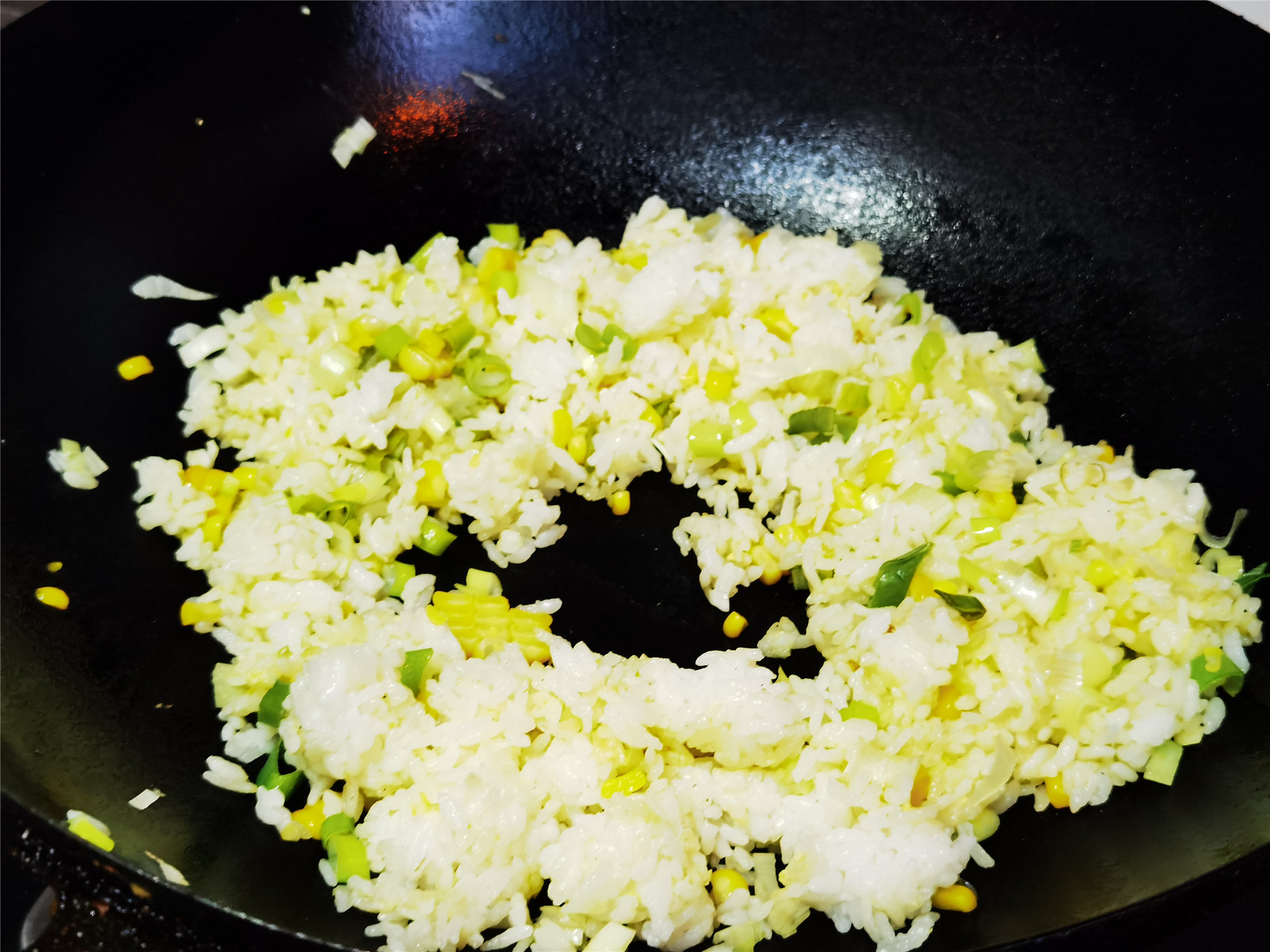 炒米饭最好吃的方法,炒米饭最关键的一步是什么