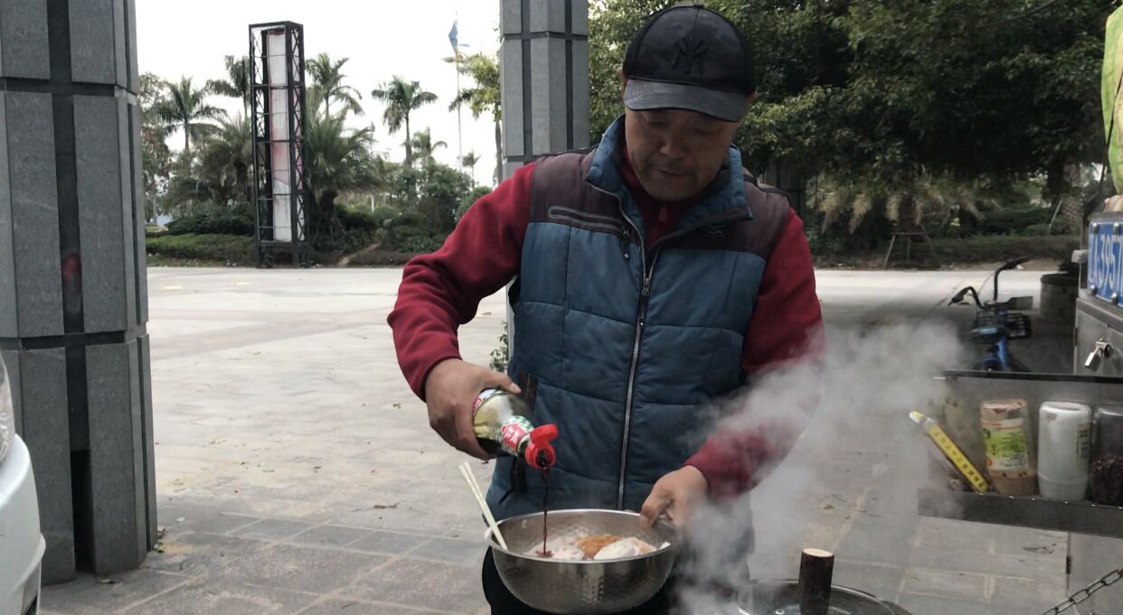 又见东兴,故地重游口岸都关闭了,不同时间不同伙伴不同心情