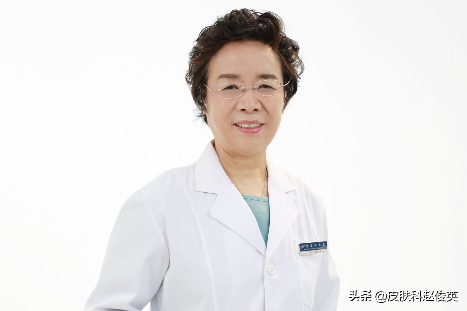 脸上长痘快速消除小妙招,四十岁女人脸上总长痘痘