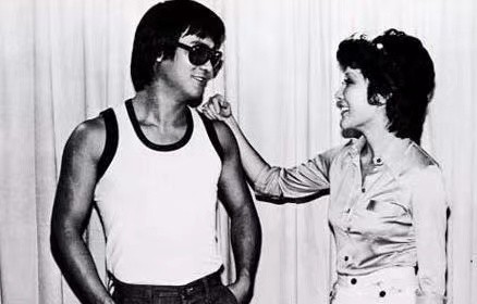 传奇巨星李小龙的死亡之谜,李小龙传奇死亡前兆