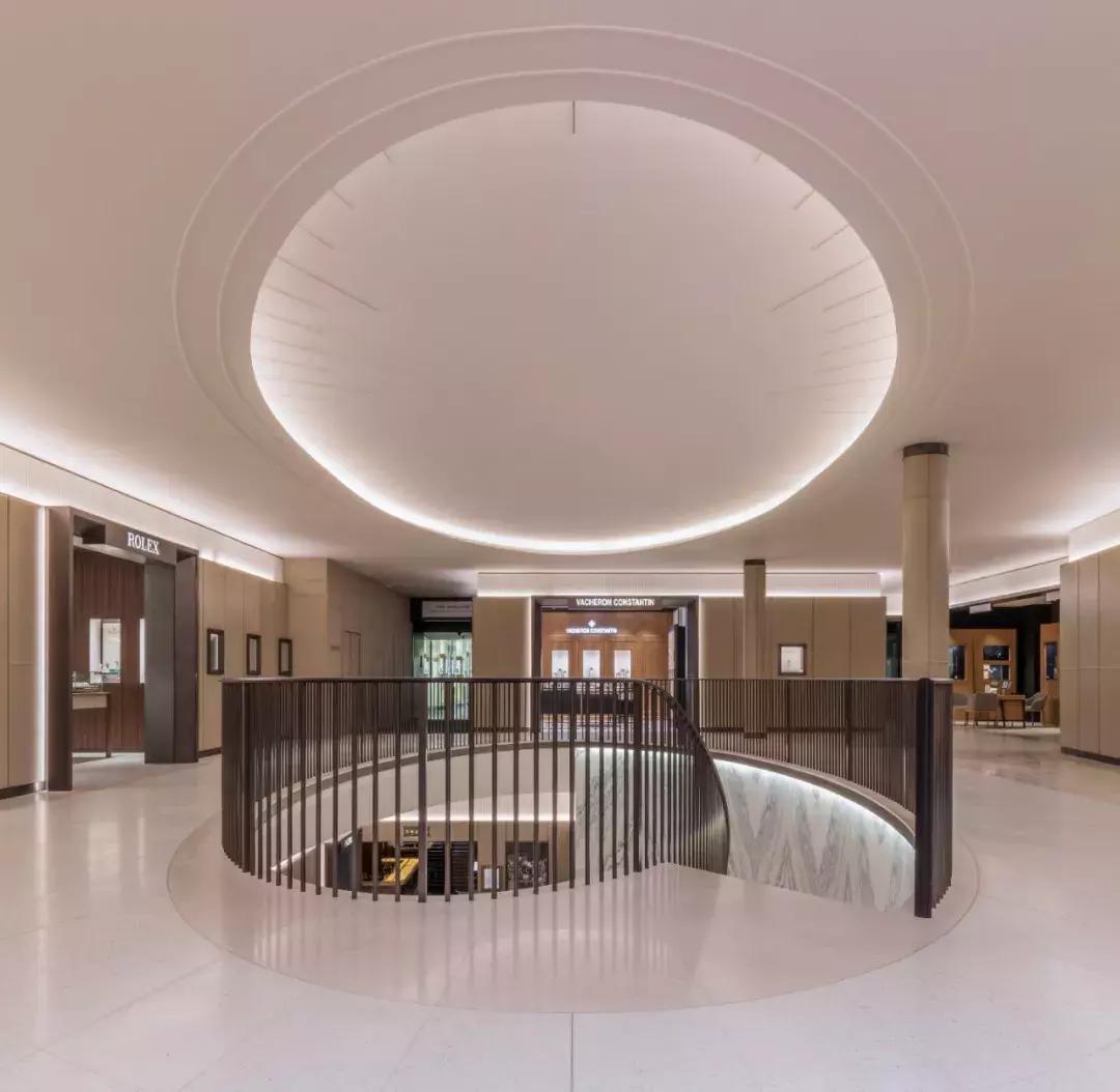 全世界最豪华的奢侈品店楼梯设计，只有大理石才配得上