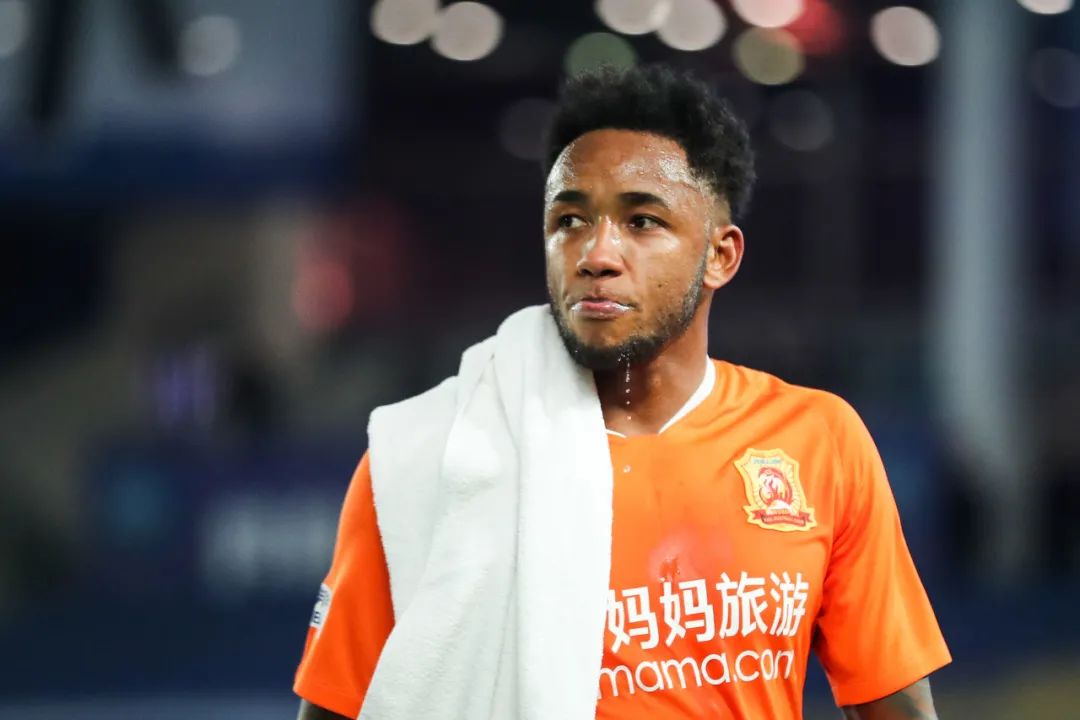 何塞换下卡里索,后防精彩防守