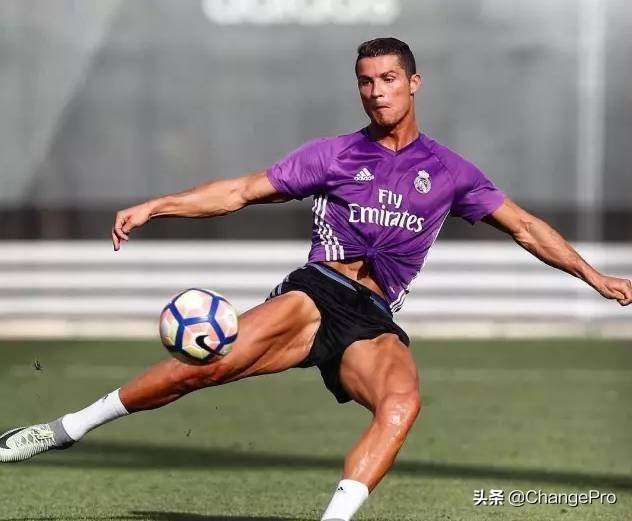 足球运动员训练什么内容,足球运动员有哪些训练方法