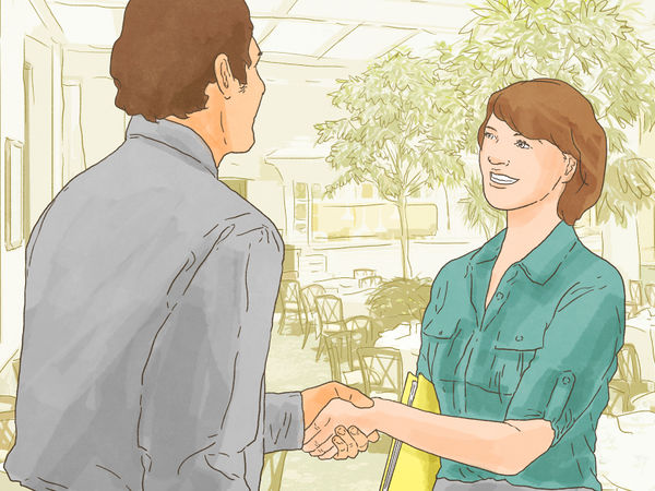 怎么接近一个女生喜欢的人,如何接近一个女孩儿