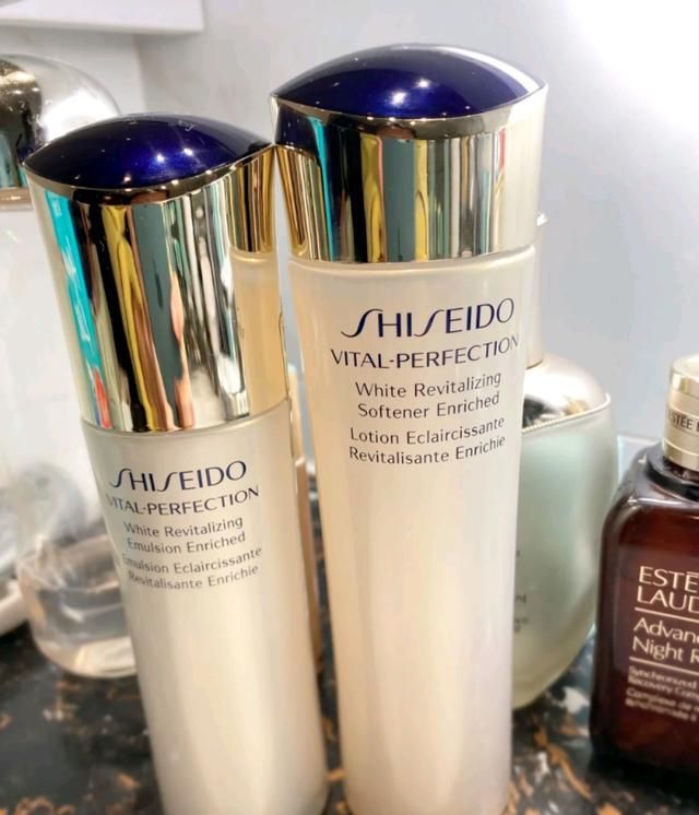 日本水乳推荐前十名适合油皮,悦薇水乳和红宝石水乳哪个好用