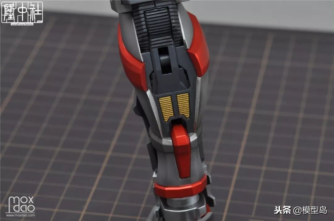 机动奥特曼模型爆甲,奇葩初代奥特曼超可动