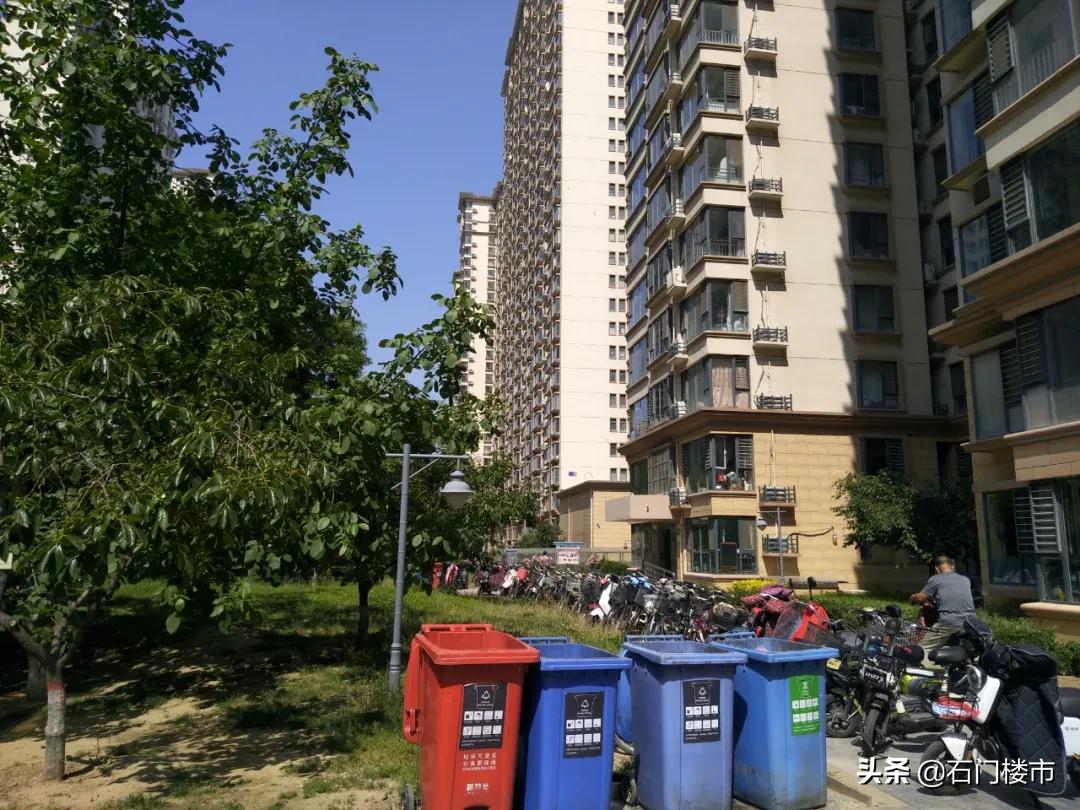 瀹炴帰鍚堣偉琚仐蹇樼殑鑰佹棫灏忓尯,瀹炴帰灏忓尯