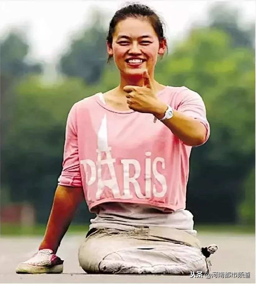 90后搬运工,黎鸣90后独腿搬运工现状