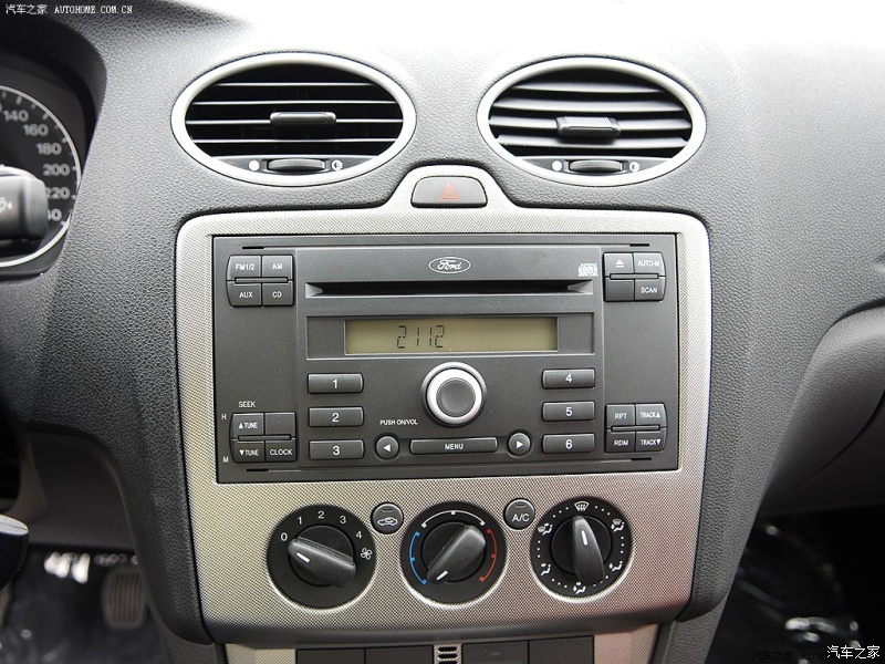 福克斯两厢2.0自动豪华运动,运动款福克斯与普通版的区别