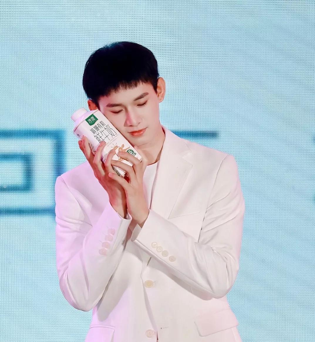 天友娟姗有机鲜牛奶,天友淳原娟珊有机牛奶测评