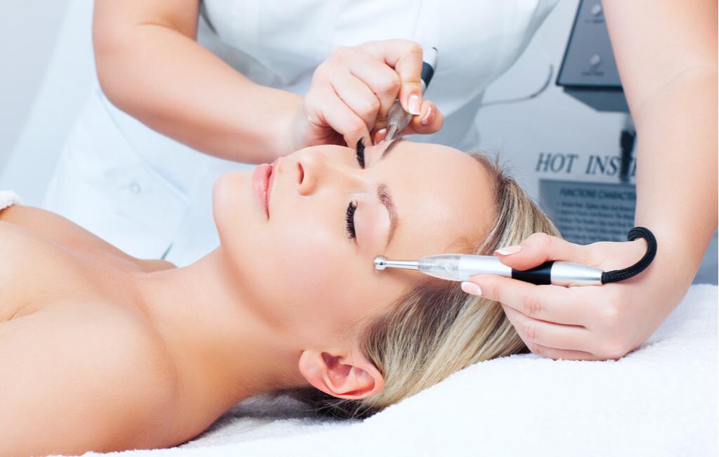 不同痘坑凹洞擦什么药膏,不同痘坑怎么修复