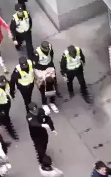 小偷溜进体院被学生打,男子偷东西偷到体院