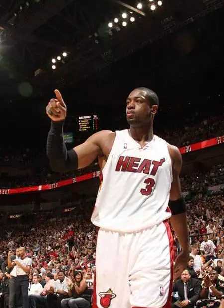 历史nba1-10号最强球员,最强nba新手三选一选哪个球员