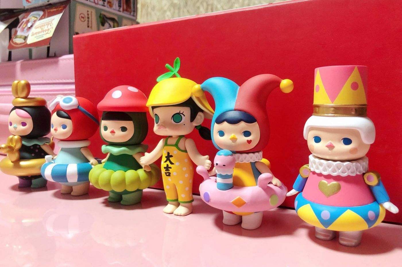 没玩过盲盒、汉服、JK、潮鞋、电竞？你已经老了