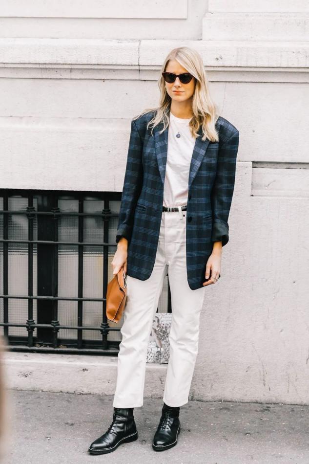 搭配短靴显瘦的又时髦的裤子,秋冬短靴配裙子轻松显气质