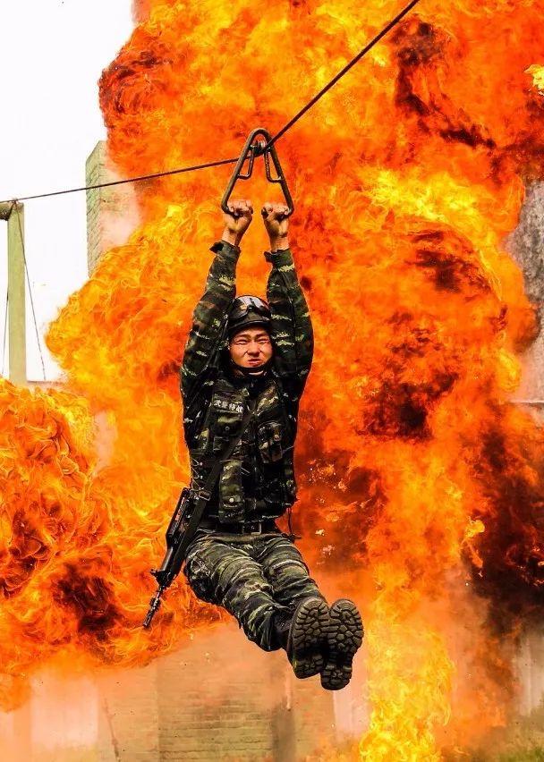 警武帅气震撼视频,中国最美警察视频