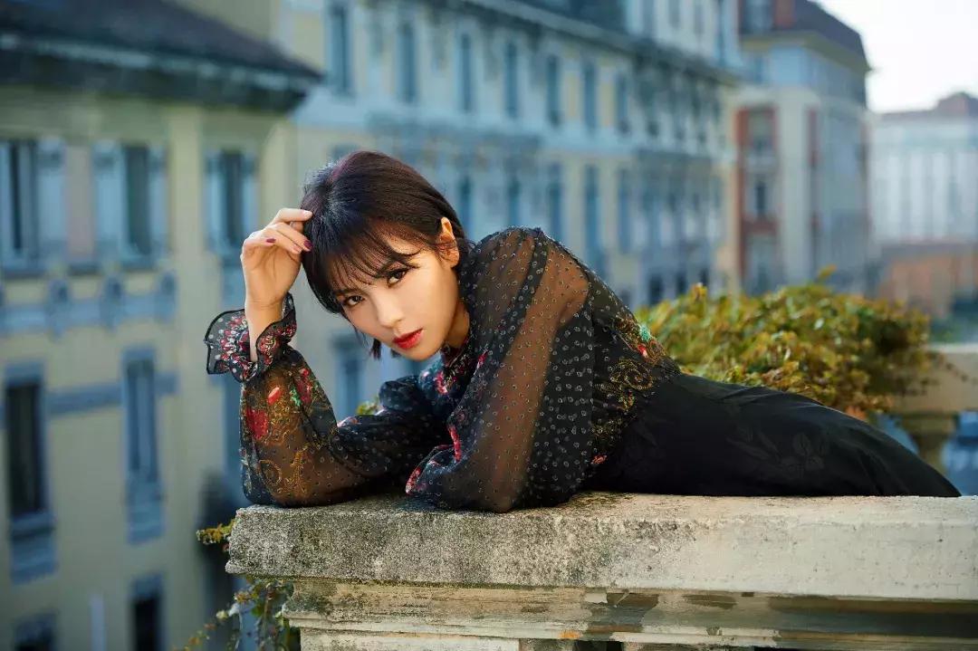 米兰时装周明星最佳看秀造型,米兰时装周明星看秀造型