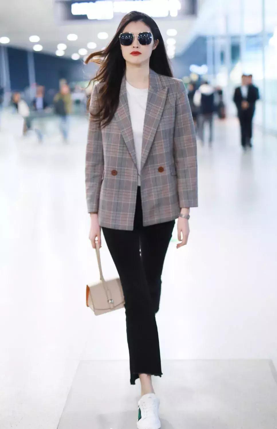 周冬雨的大胆穿搭,周冬雨正确穿搭