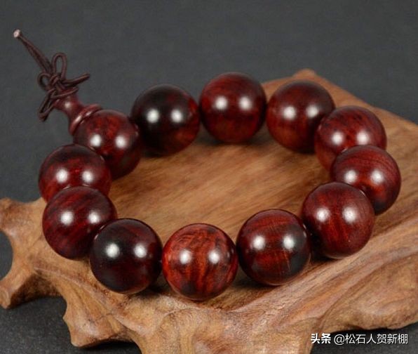 买回来的小叶紫檀,小叶紫檀买回来是黑的盘红了