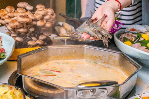 5.8折！魔都新开摩洛哥风「泰式海鲜火锅」，锅底、红膏蟹免费送