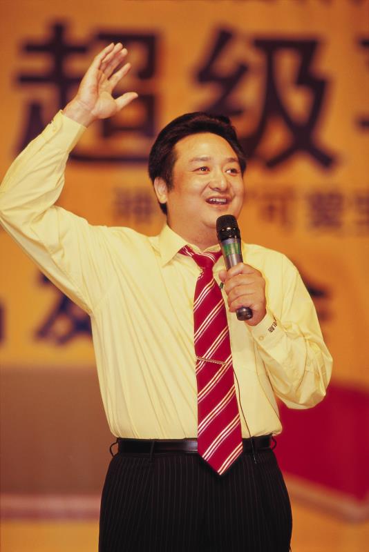 从江苏农村走出，他独闯深圳，创年产值超100亿企业，一句广告语风靡全国！