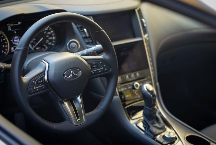 英菲尼迪q60redsport落地价,英菲尼迪q60premium配置参数