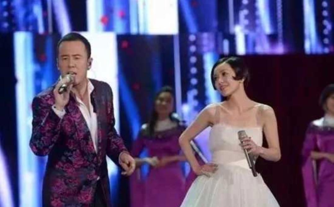 郭采洁与伊德尔差几岁,郭采洁伊德尔牵手酷狗