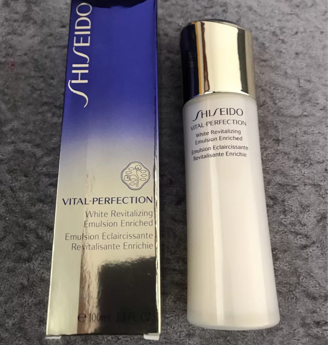 希思黎乳液保湿效果好吗,希思黎乳液和雪花秀